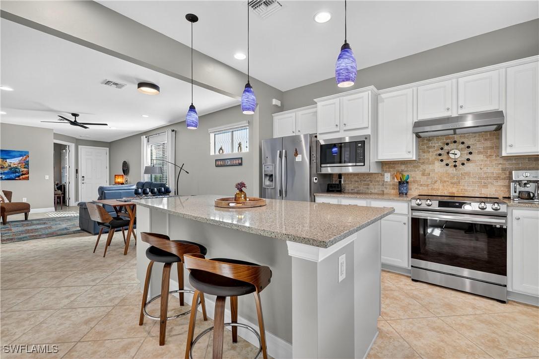 10979 Glenhurst St., Fort Myers, FL 33913