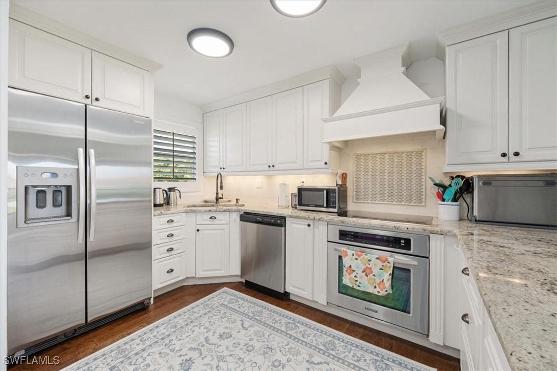 45 High Point Cir. #203, Naples, FL 34103