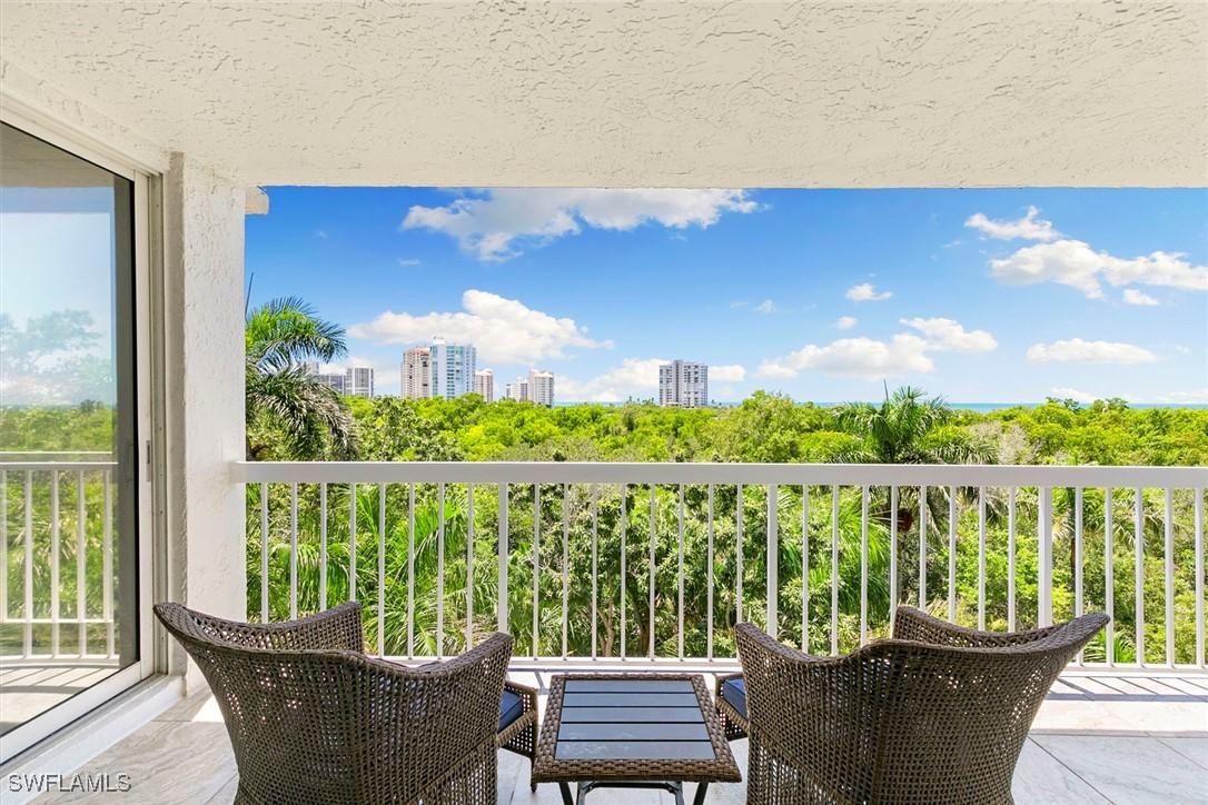 5501 Heron Point Dr. #303, Naples, FL 34108