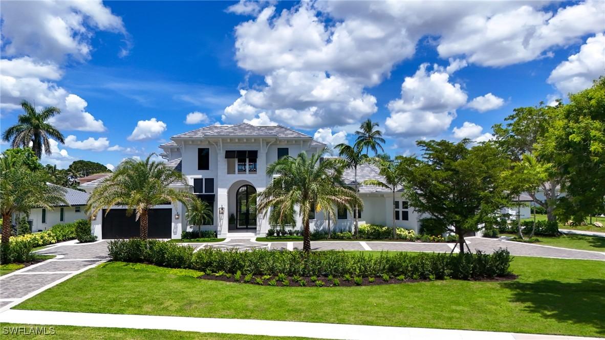 4836 Crayton Rd., Naples, FL 34103