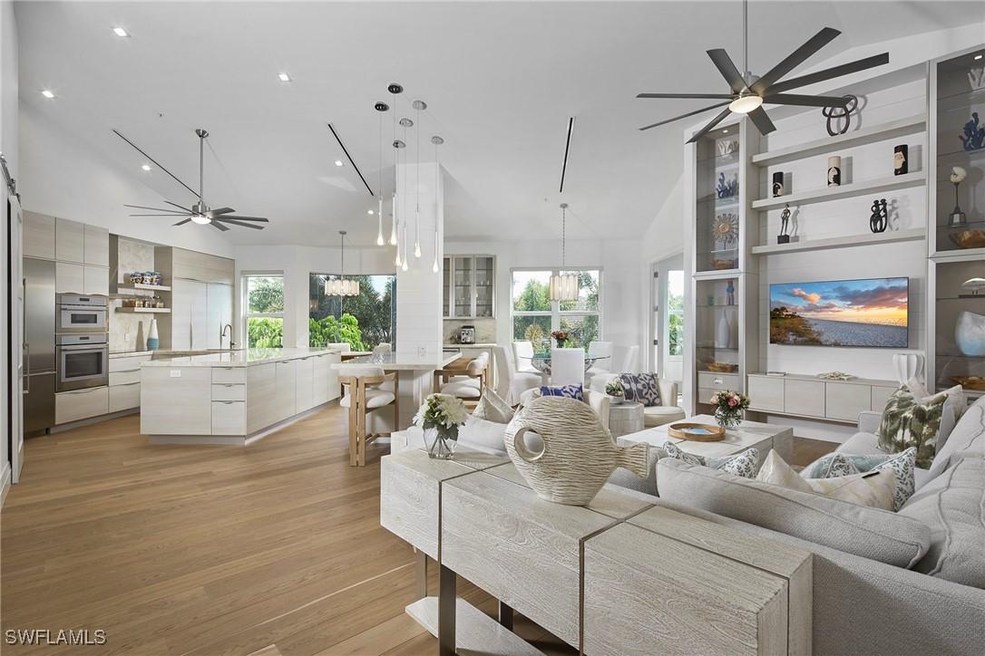 231 Colonade Cir., Naples, FL 34103