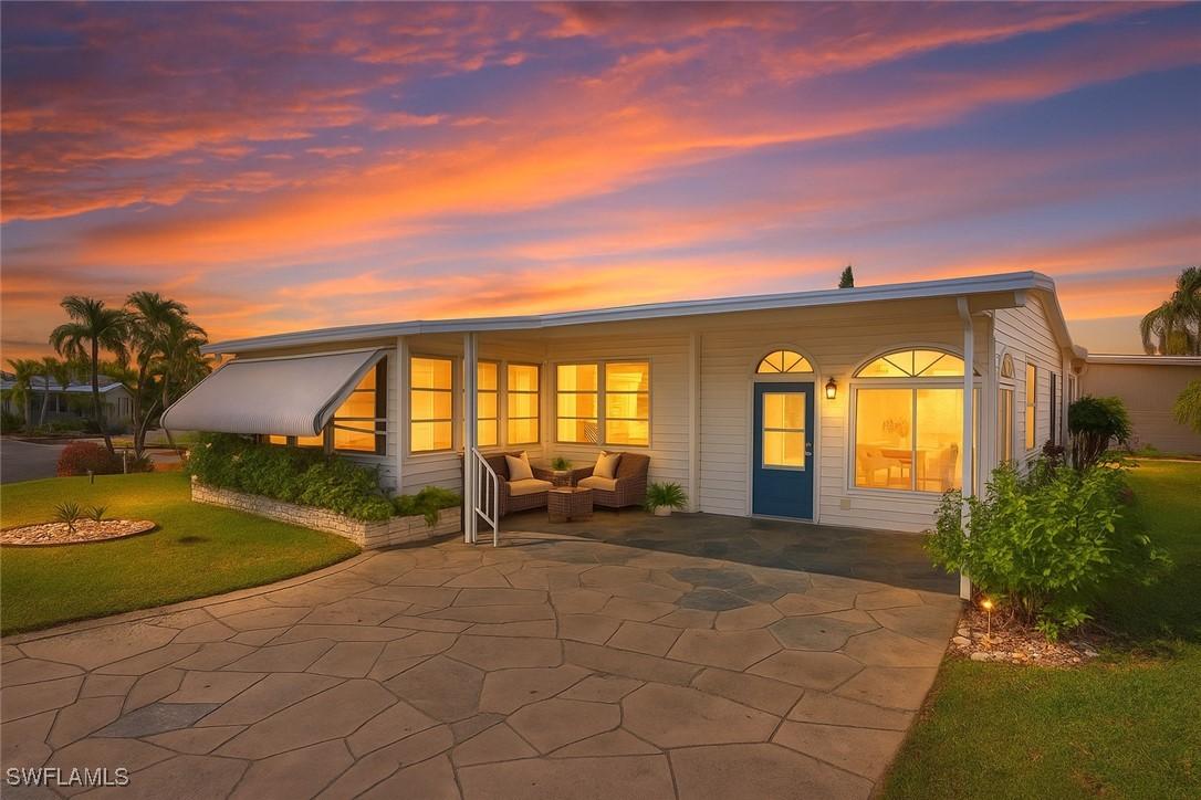 274 Yorkshire Ave., Fort Myers, FL 33908