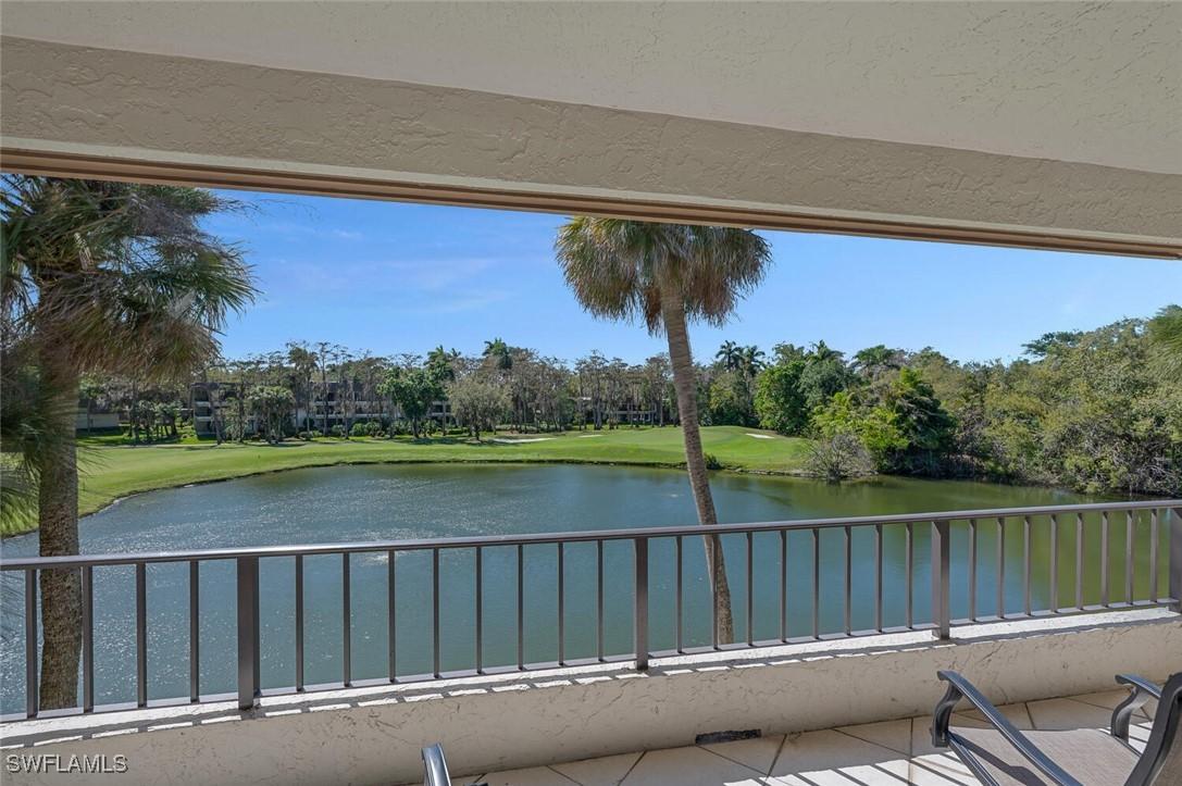 102 Clubhouse Dr. #375, Naples, FL 34105