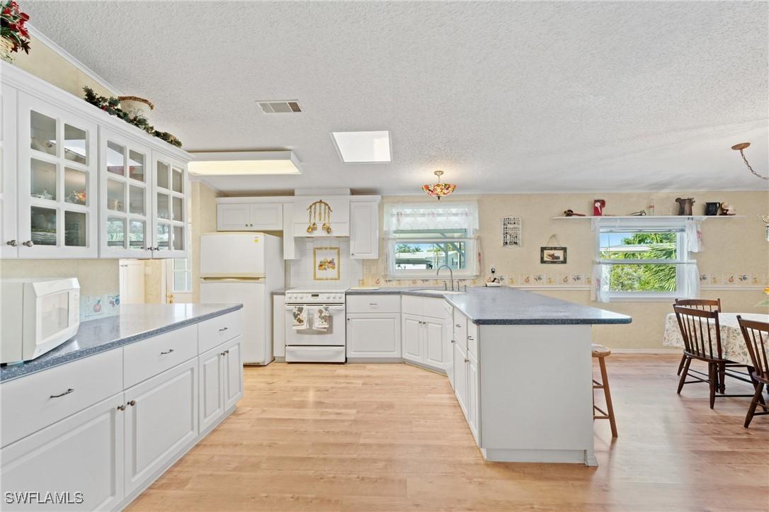 278 Riverwood Rd., Naples, FL 34114