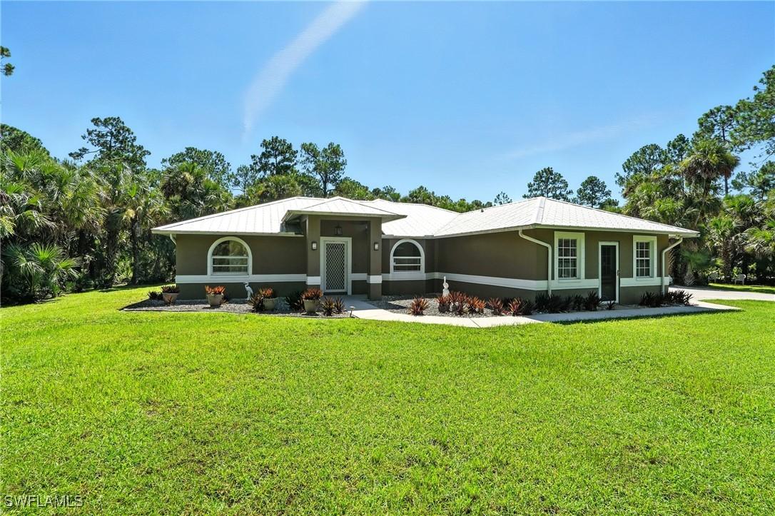 720 1st St., Naples, FL 34120