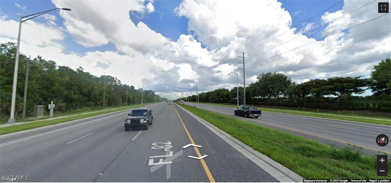 218 Meadow Rd., Lehigh Acres, FL 33973