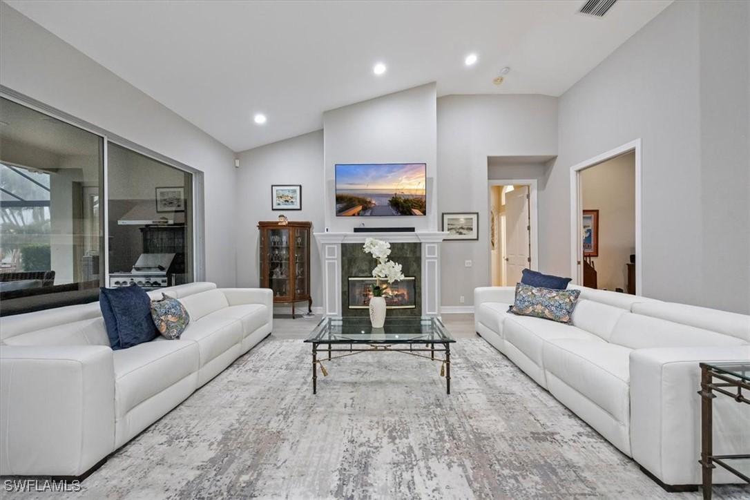 537 Wedgewood Way, Naples, FL 34119