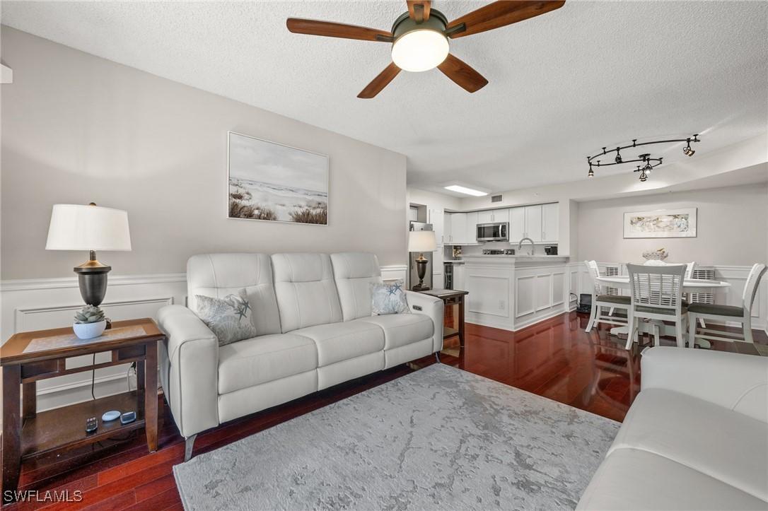 1230 Wildwood Lakes Blvd. #102, Naples, FL 34104