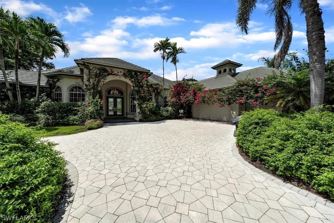 2339 Alexander Palm Dr., Naples, FL 34105