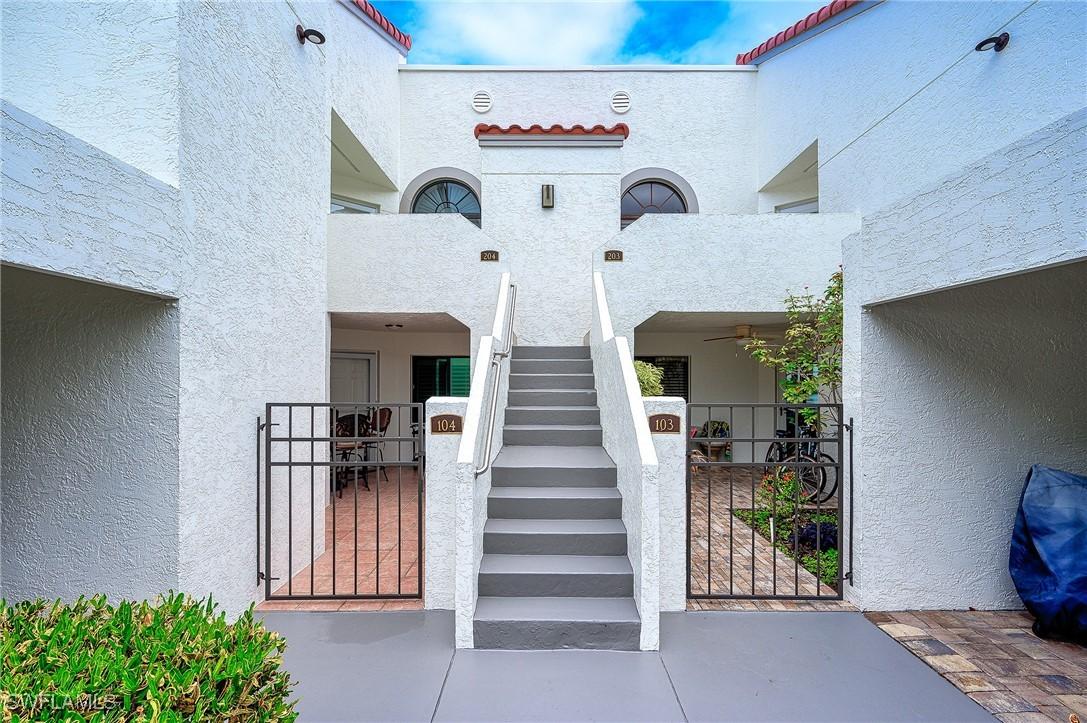 601 Beachwalk Cir. #L104, Naples, FL 34108