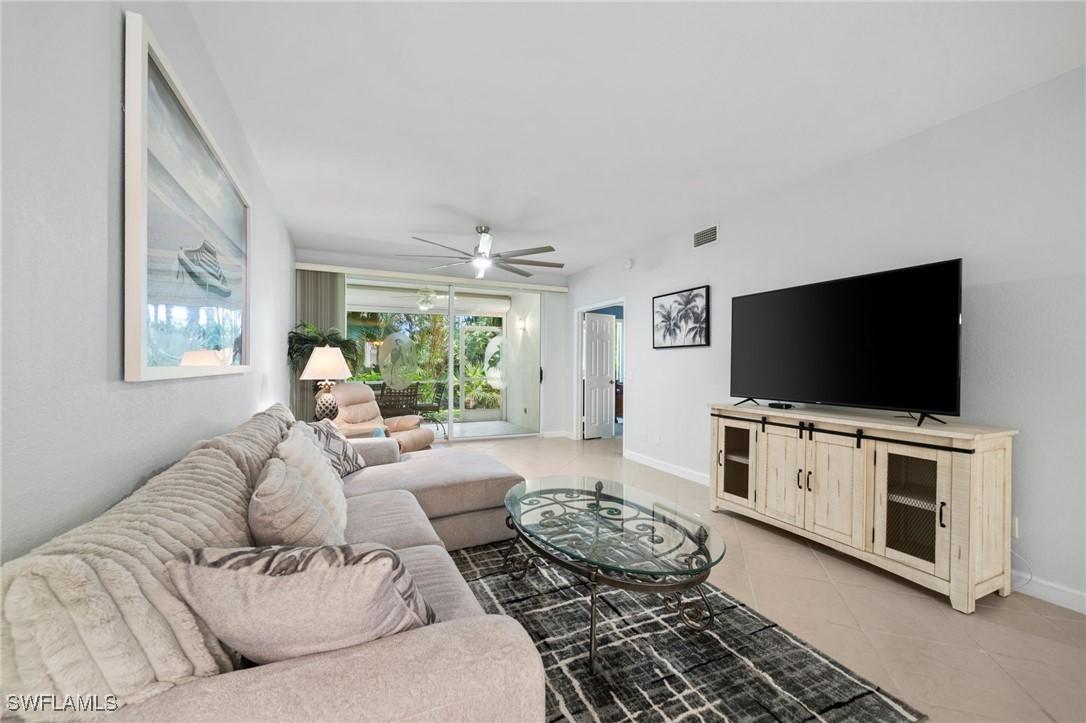 2325 Hidden Lake Dr. #3809, Naples, FL 34112