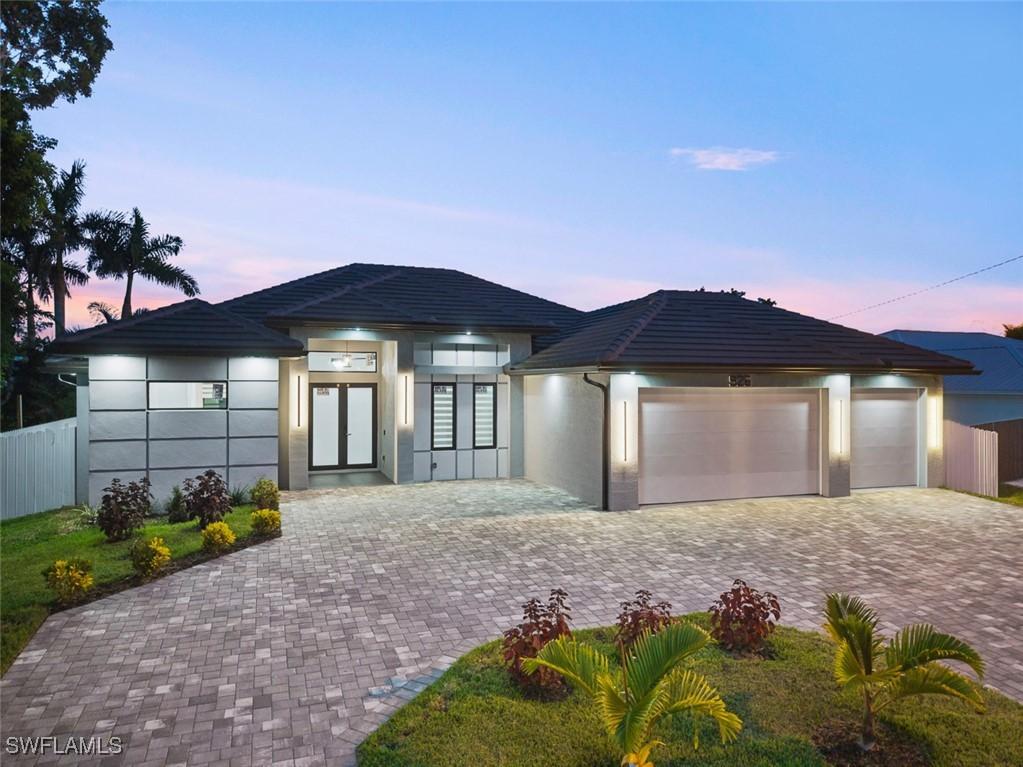 926 Gleason Pkwy., Cape Coral, FL 33914