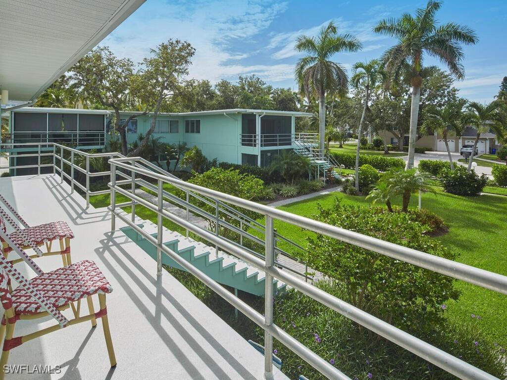 271 8th Ave., Naples, FL 34102