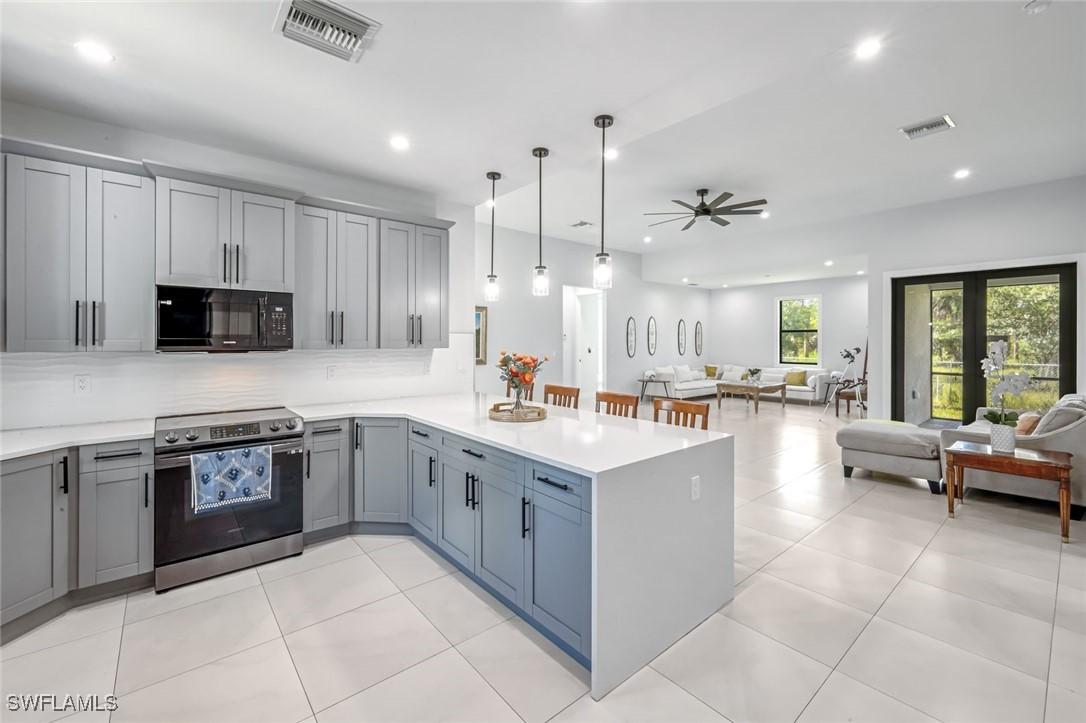 2682 4th Ave., Naples, FL 34117