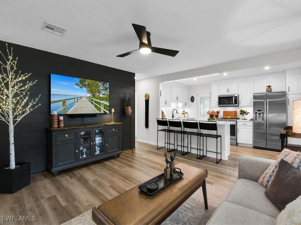 619 10th St., Naples, FL 34102