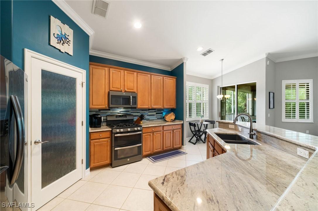 1630 Tarpon Bay Dr. #201, Naples, FL 34119