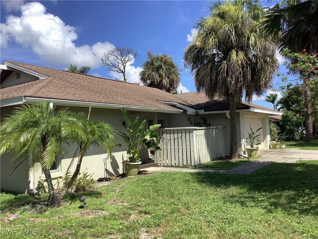 27630 Wisconsin St., Bonita Springs, FL 34135