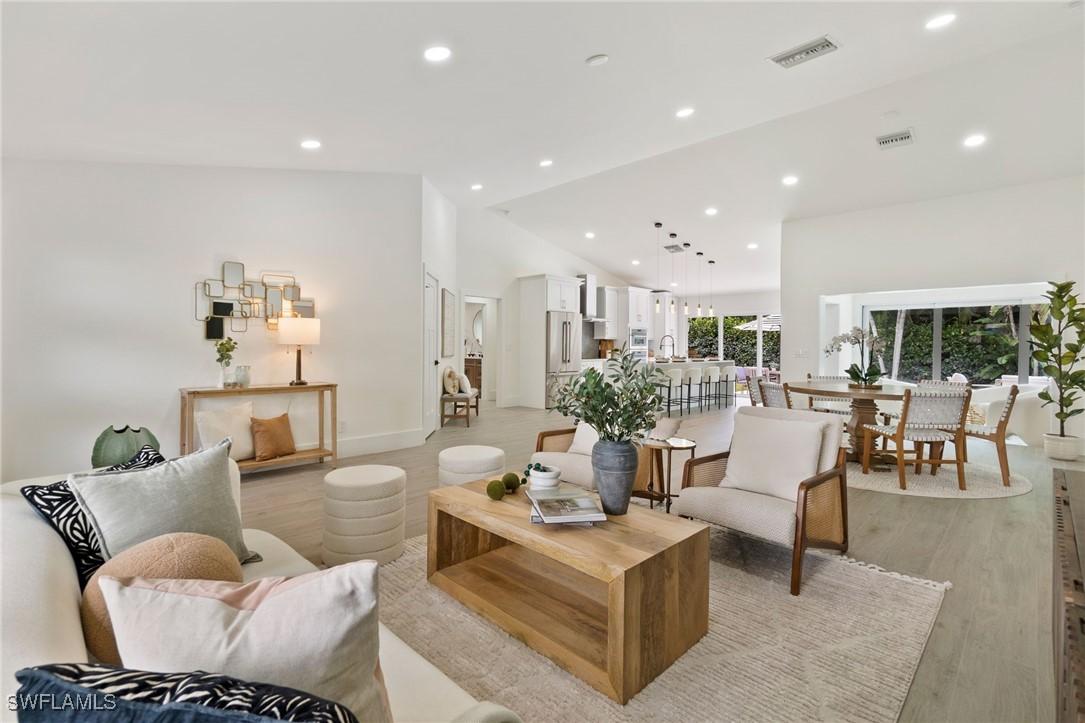 1200 Cypress Woods Dr., Naples, FL 34103