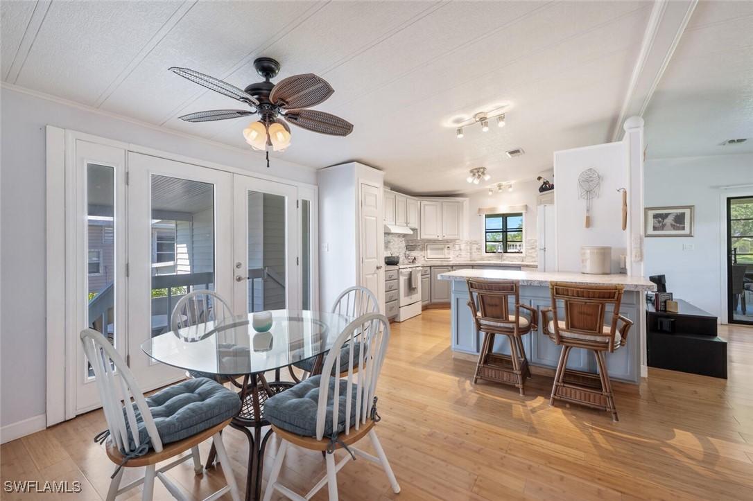 105 Calais Ct., Naples, FL 34112