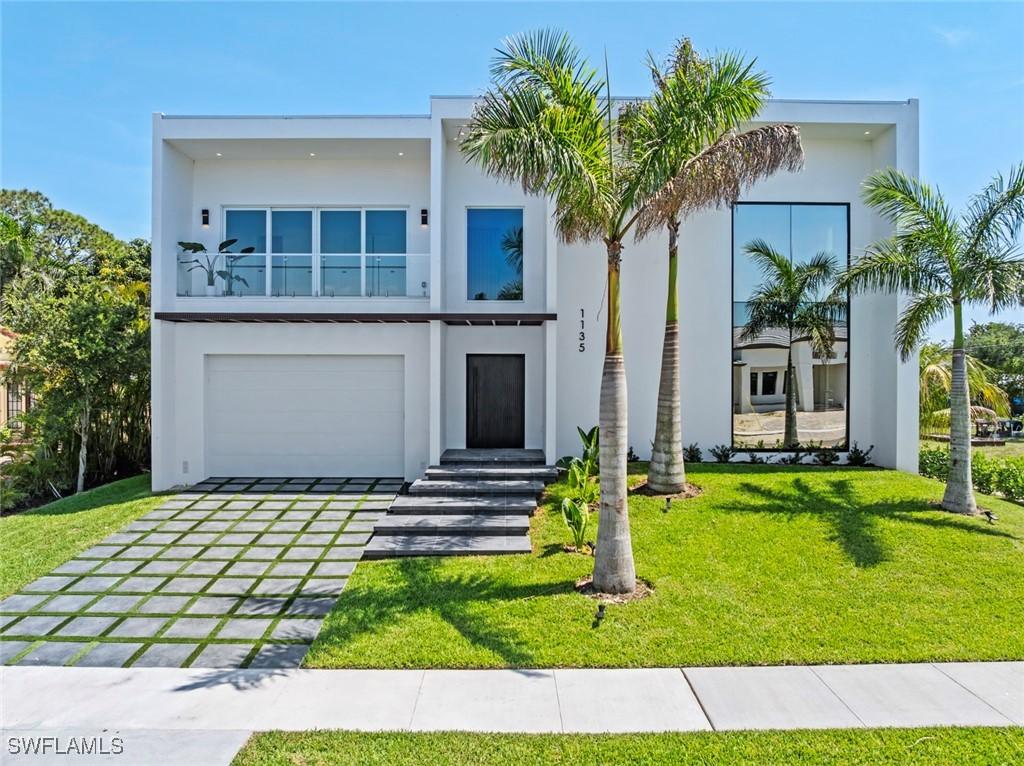 1135 Bluebird Ave., Marco Island, FL 34145
