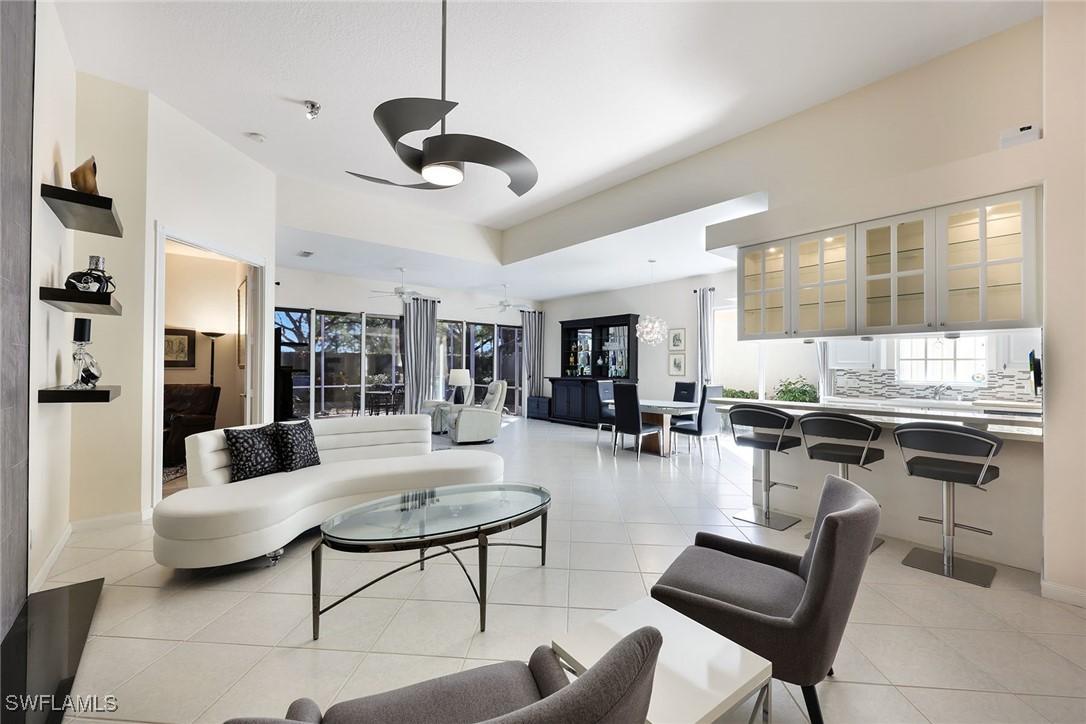 5972 Via Bella Ct., Naples, FL 34109