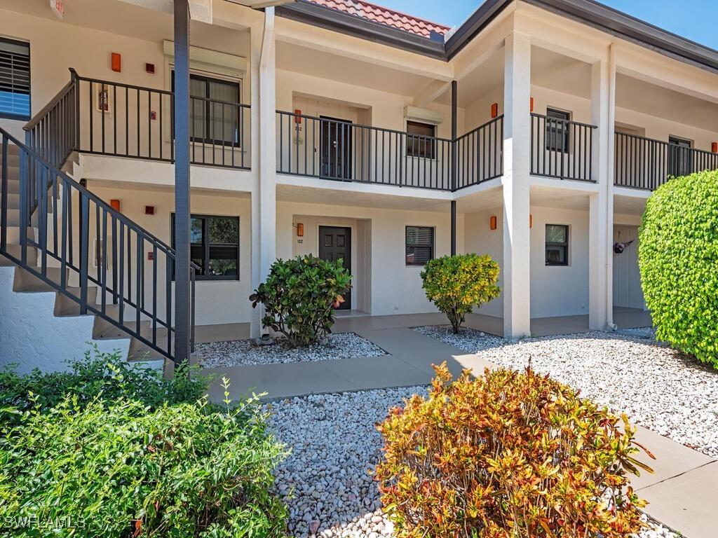 4955 Pepper Cir. #B102, Naples, FL 34113