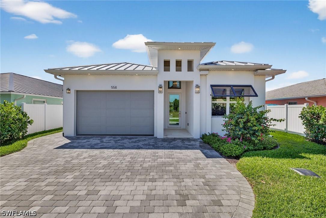 558 100th Ave., Naples, FL 34108