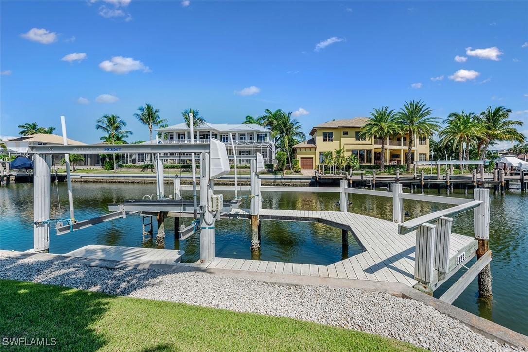 482 Clifton Ct., Marco Island, FL 34145