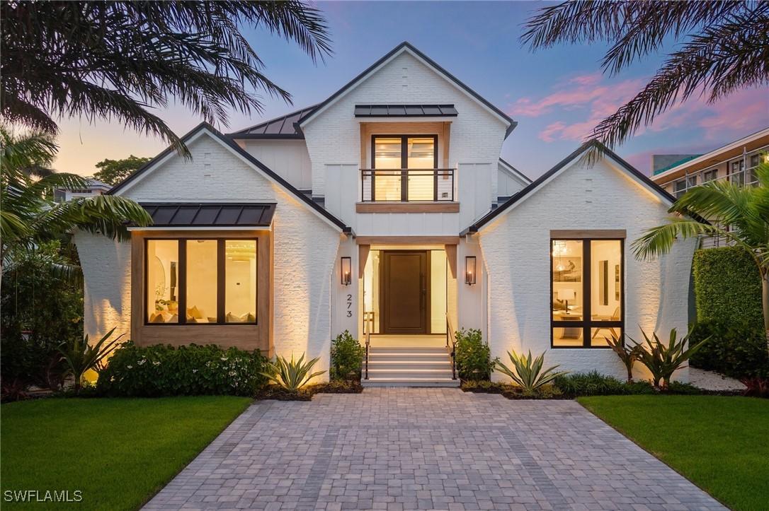 273 10th Ave., Naples, FL 34102