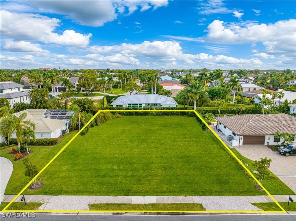 4228 Crayton Rd., Naples, FL 34103
