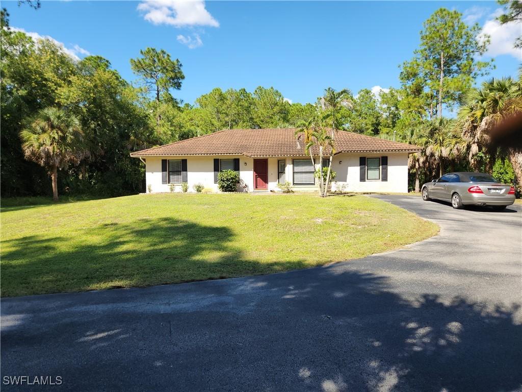 4661 5th Ave., Naples, FL 34119