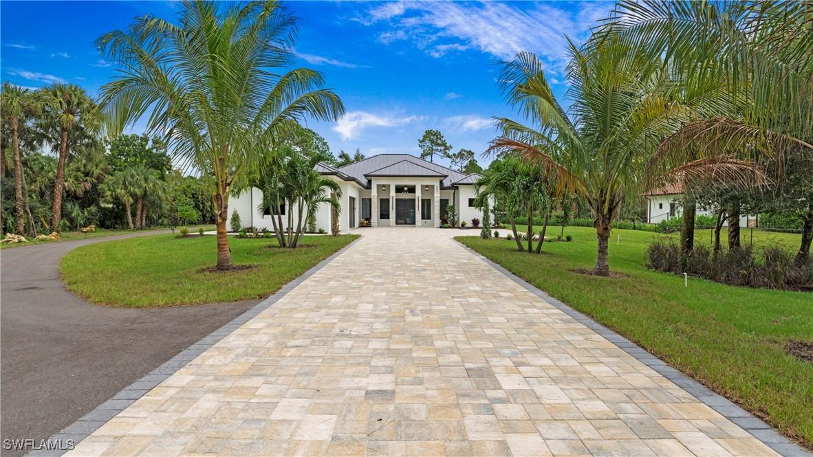 652 15th St., Naples, FL 34117