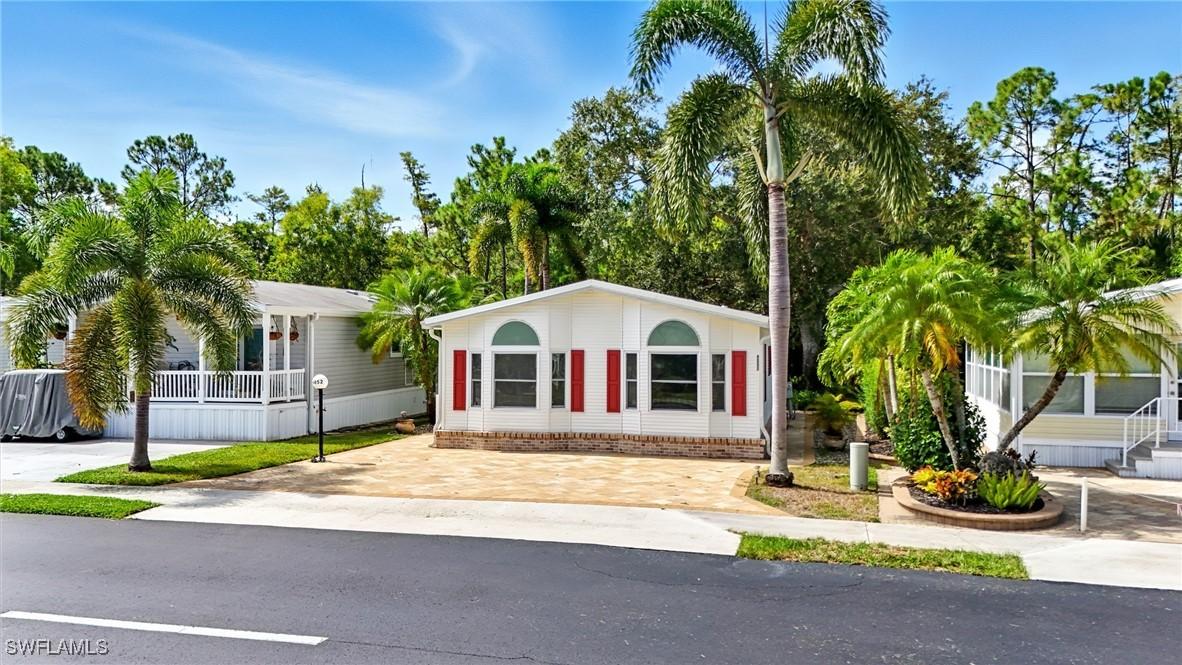 4052 Crystal Lake Dr., Naples, FL 34119