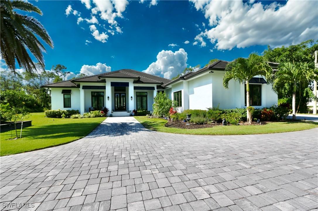 6688 Hunters Rd., Naples, FL 34109