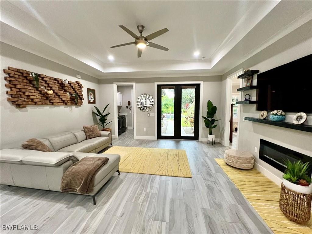 328 16th Ave., Naples, FL 34120