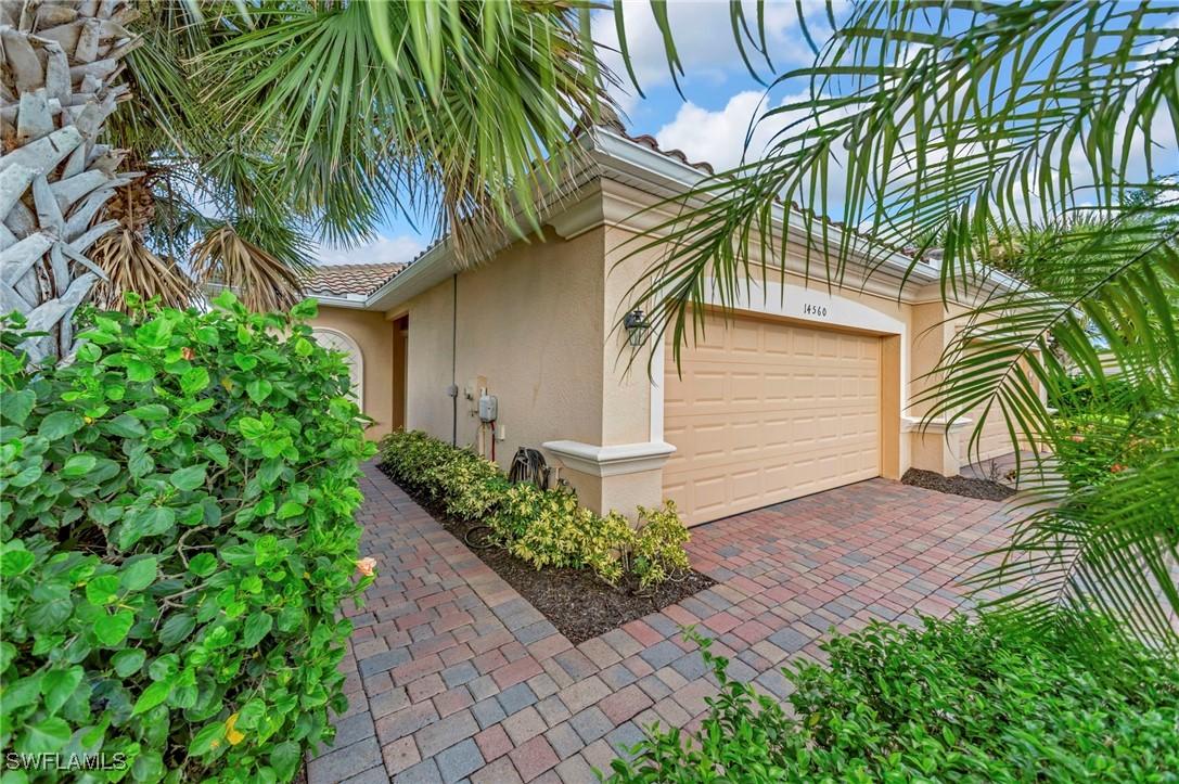 14560 Grapevine Dr., Naples, FL 34114