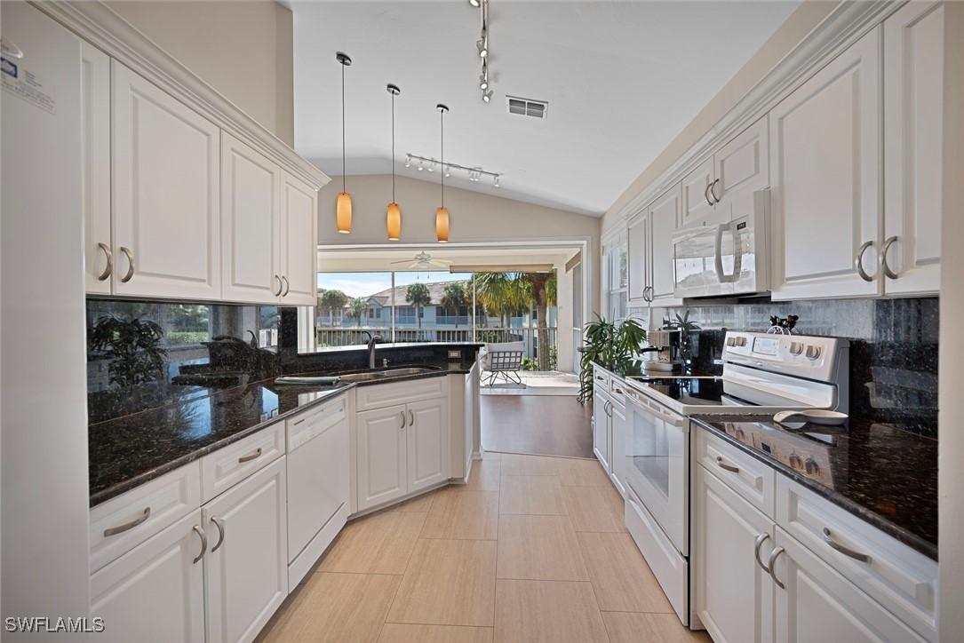 7774 Gardner Dr. #202, Naples, FL 34109