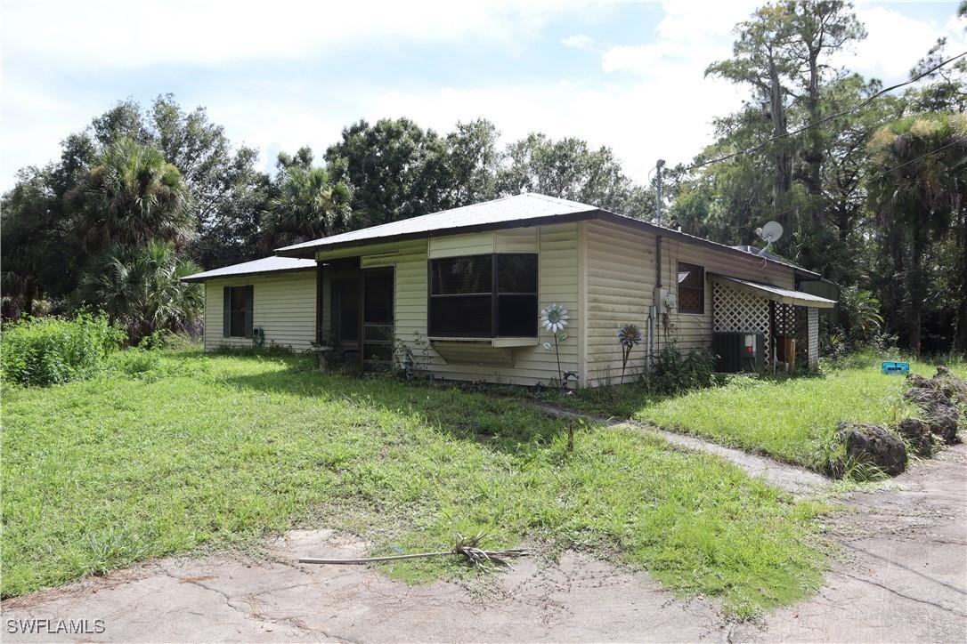 461 18th St., Naples, FL 34117