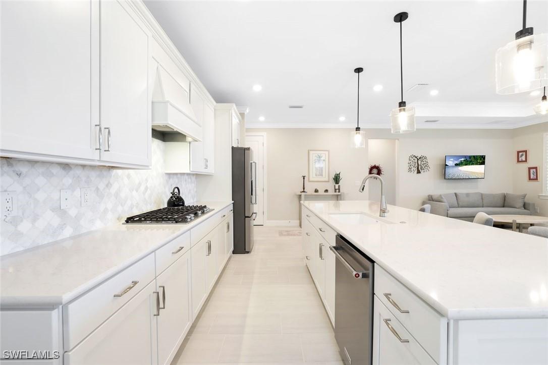 17563 Winding Oak Ln., North Fort Myers, FL 33917