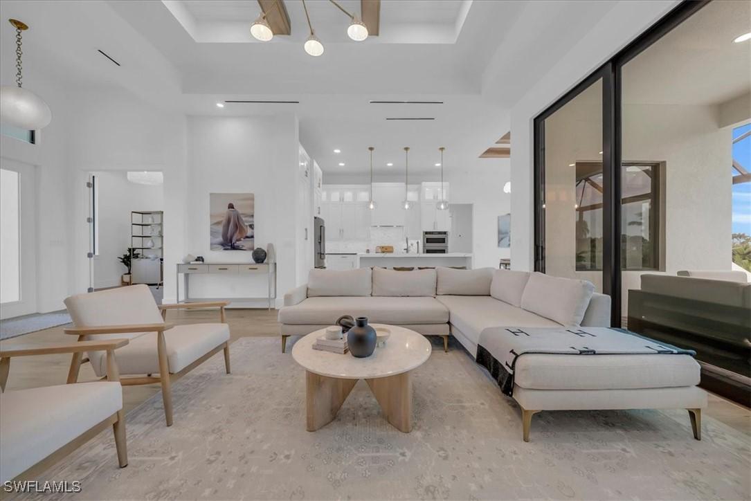 18018 Greenwood Dr., Naples, FL 34114