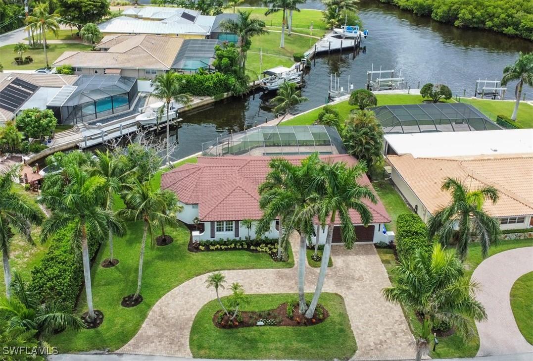 2105 Sheepshead Dr., Naples, FL 34102