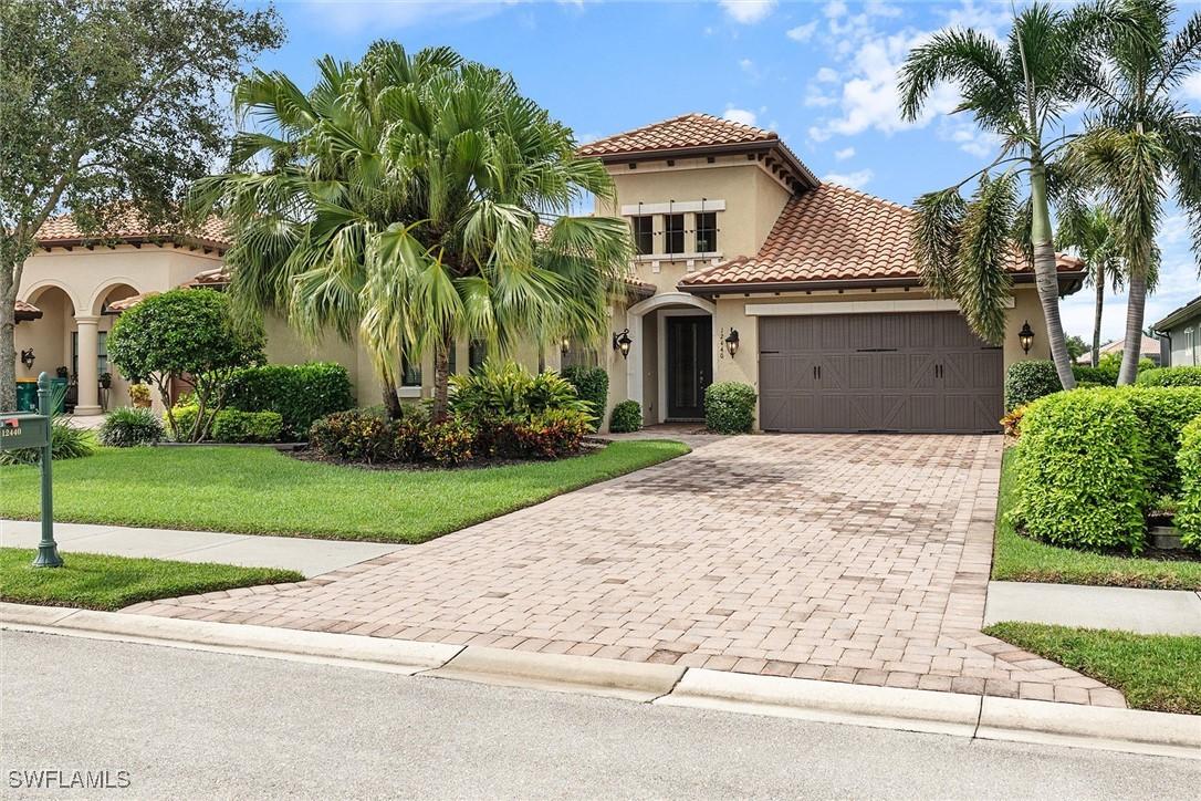 12440 Wisteria Dr., Naples, FL 34120