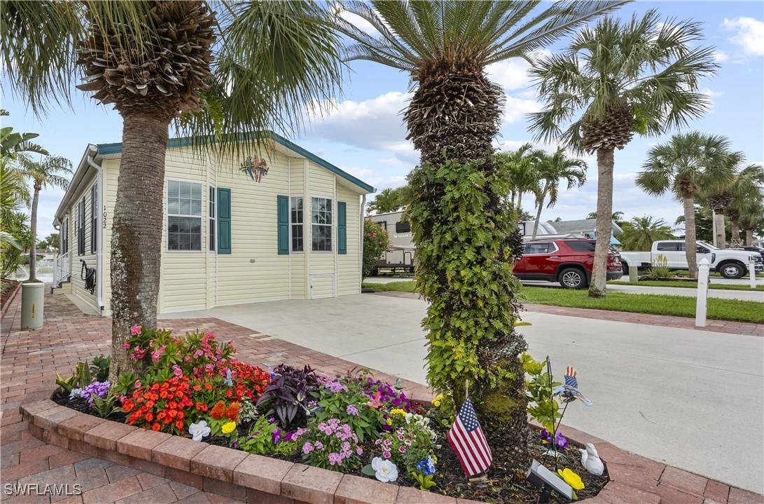 1022 Silver Lakes Blvd., Naples, FL 34114