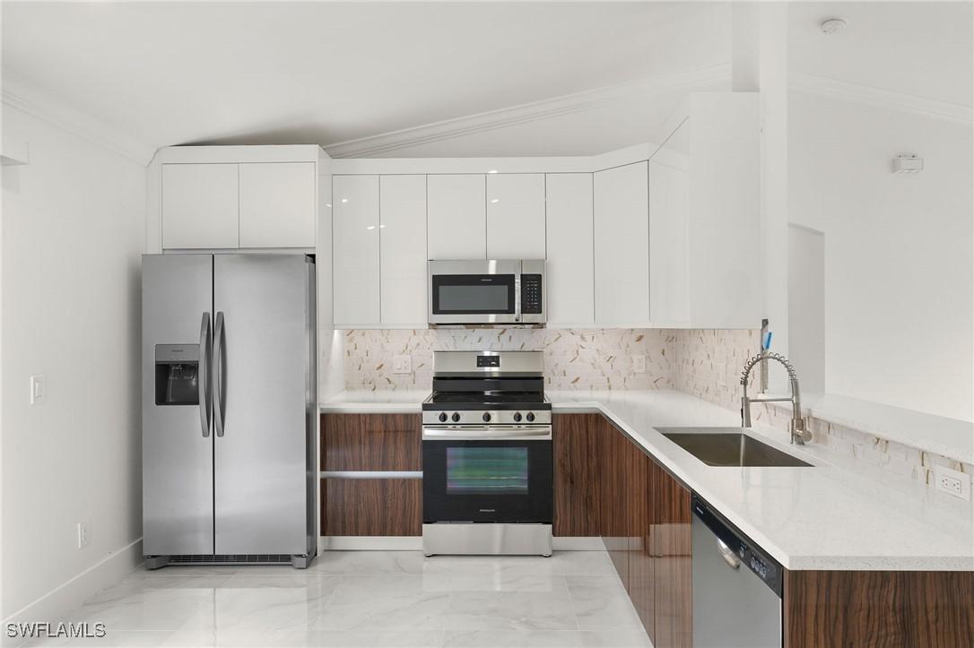 3821 10th Ave., Naples, FL 34120