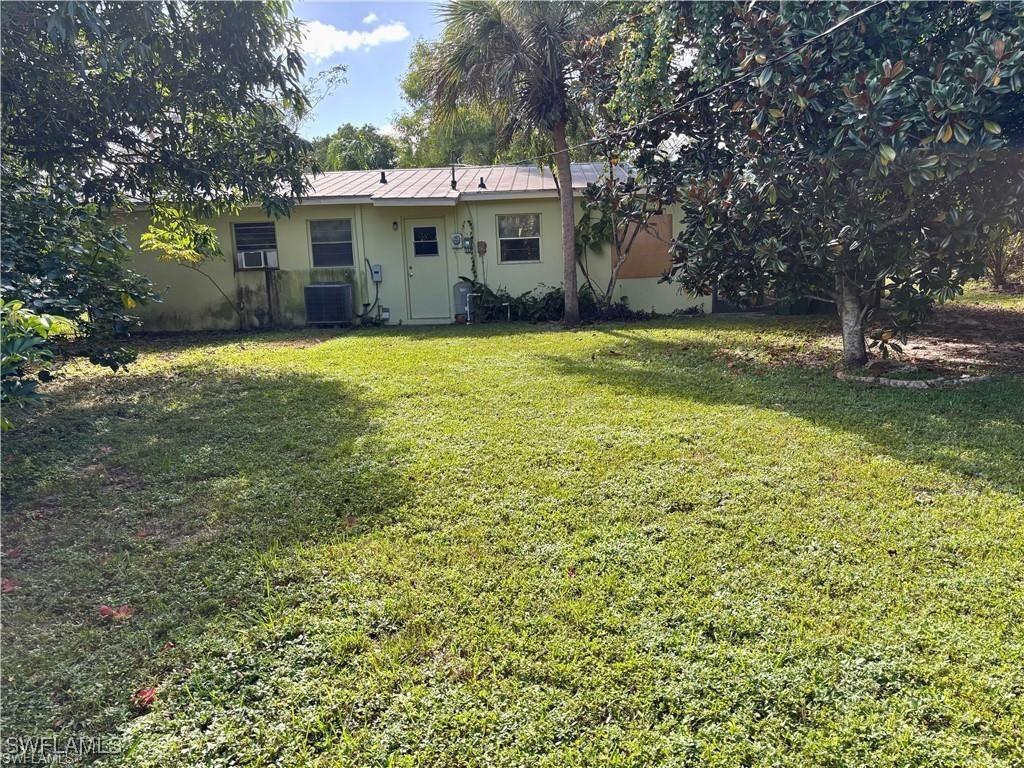697 Pine Vale Dr., Naples, FL 34104