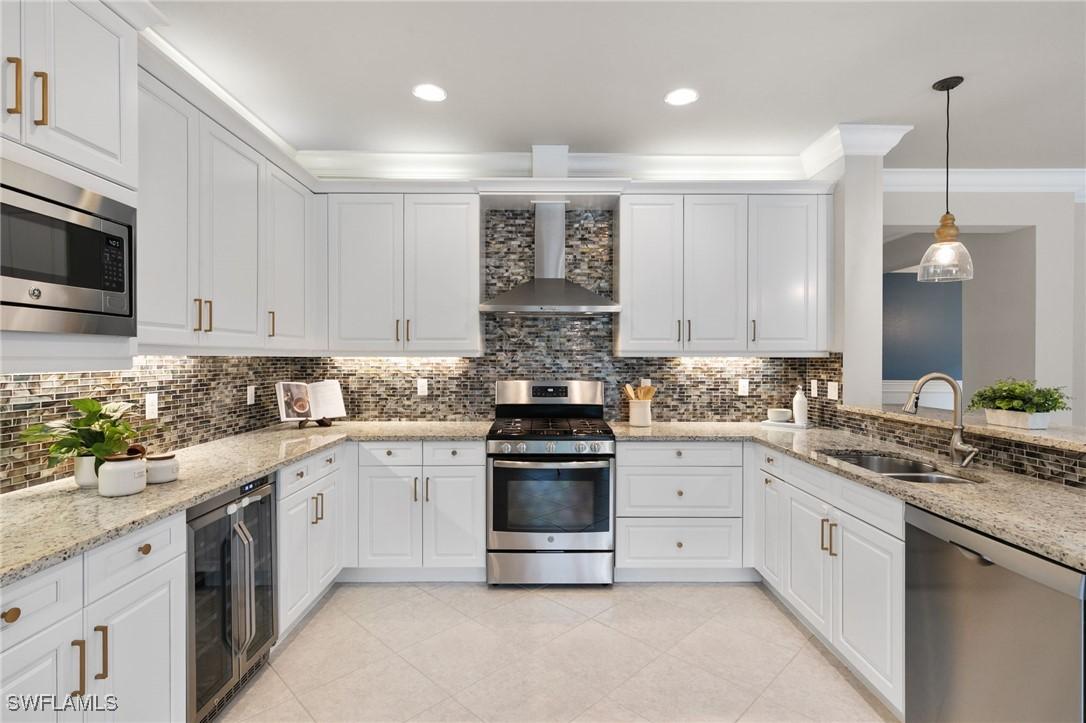 4384 Aurora St., Naples, FL 34119