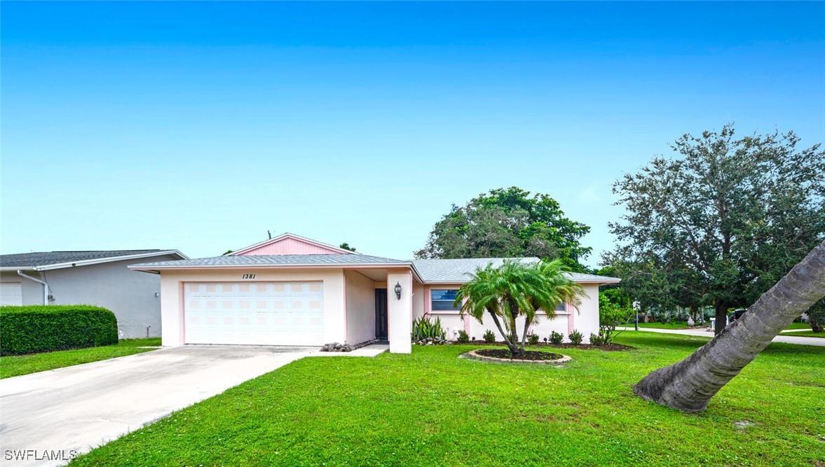1381 Woodridge Ave., Naples, FL