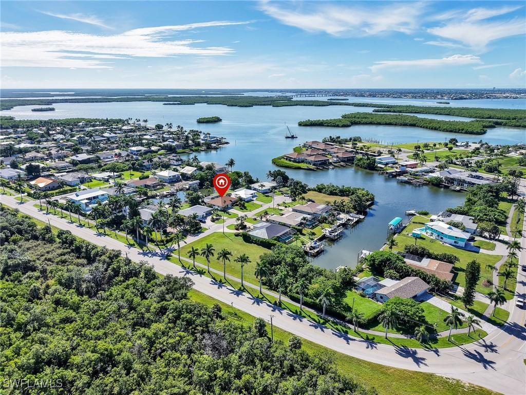 405 Grenada Ave., Naples, FL 34113