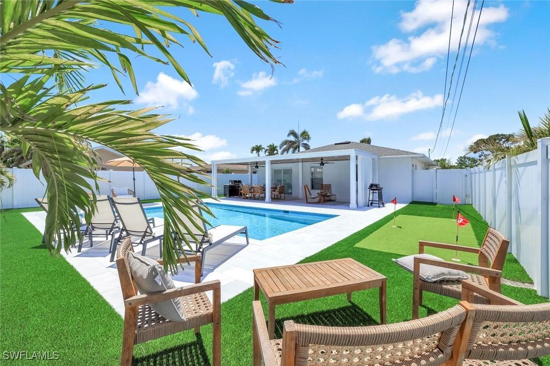 639 98th Ave., Naples, FL 34108