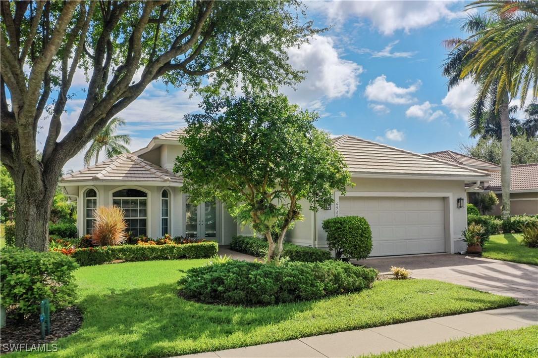 6928 Mauna Loa Ln., Naples, FL 34113